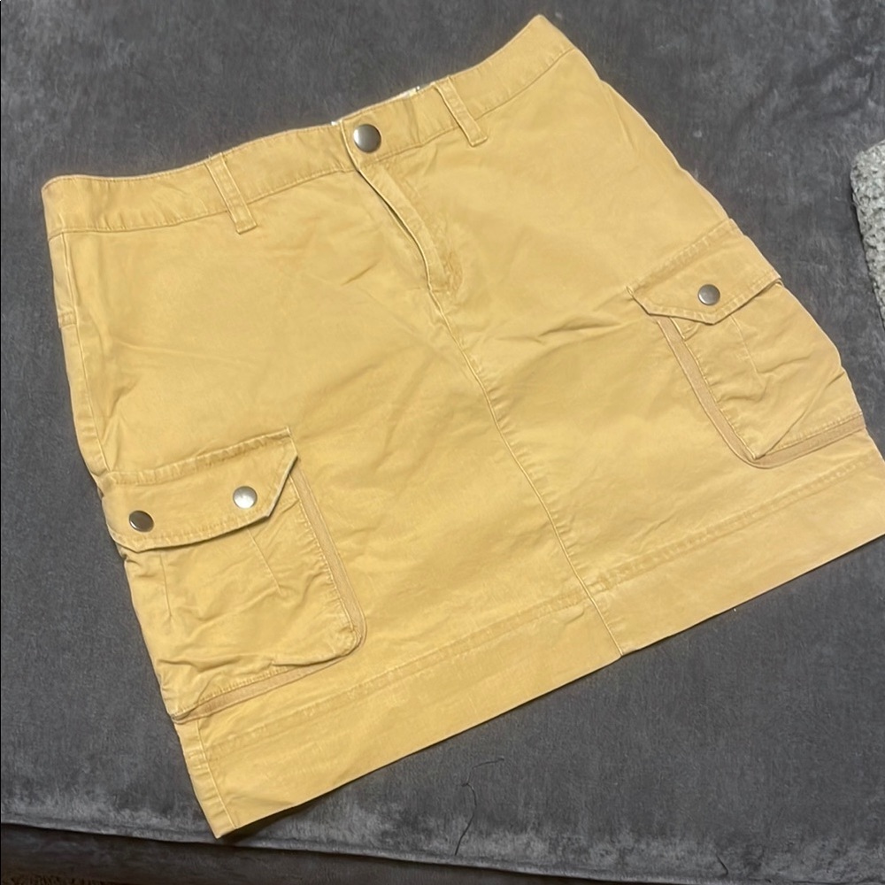 Columbia Khaki Cargo Mini Skirt, size 8